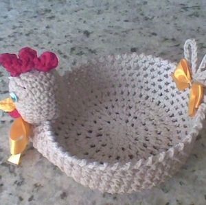 Easter aaegg basket handmade crochet